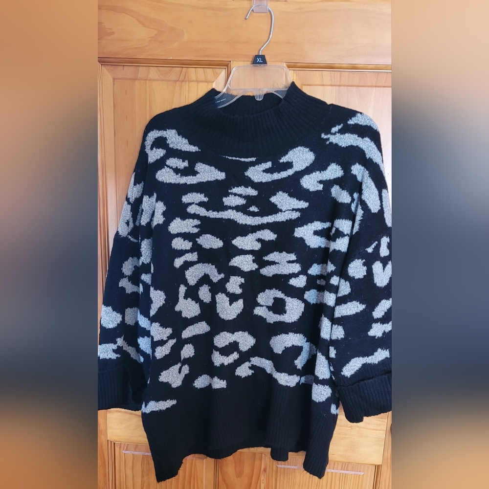 ***3/$20**Women's 2X Falls Creek Leopard Print Sweater